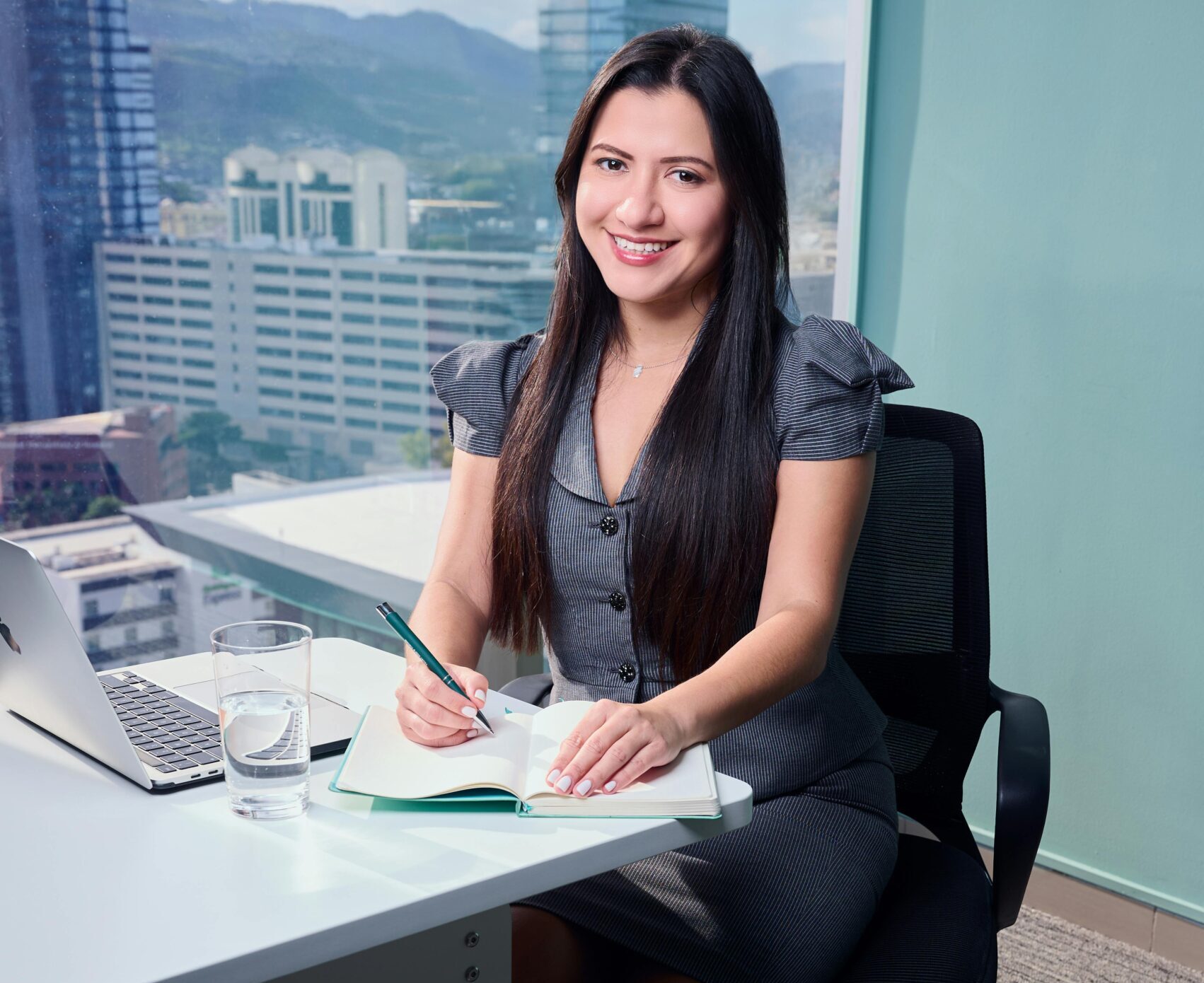 Why Mid & Large Indian Companies Are Upgrading Their Apps with SoftTech’s Development Expertise